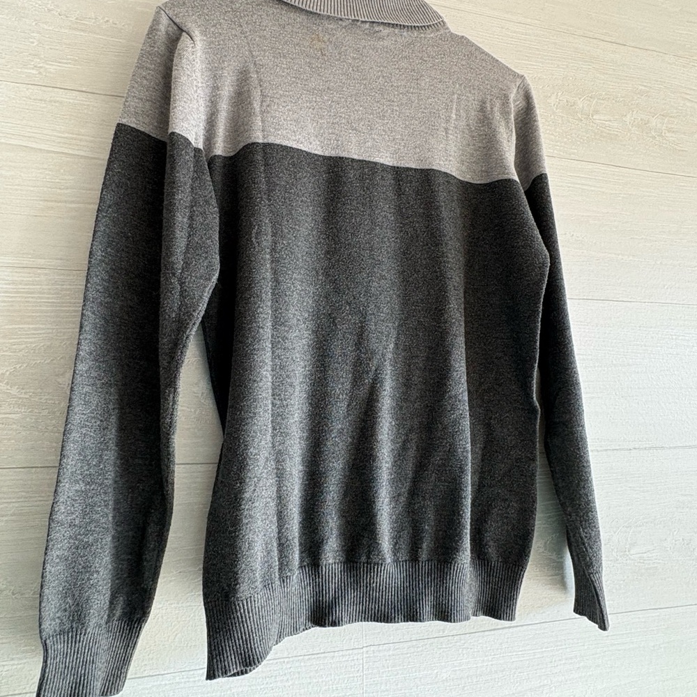 Calvin Klein Women's Gray Colorblock Turtleneck Sweater - Picture 4 of 4
